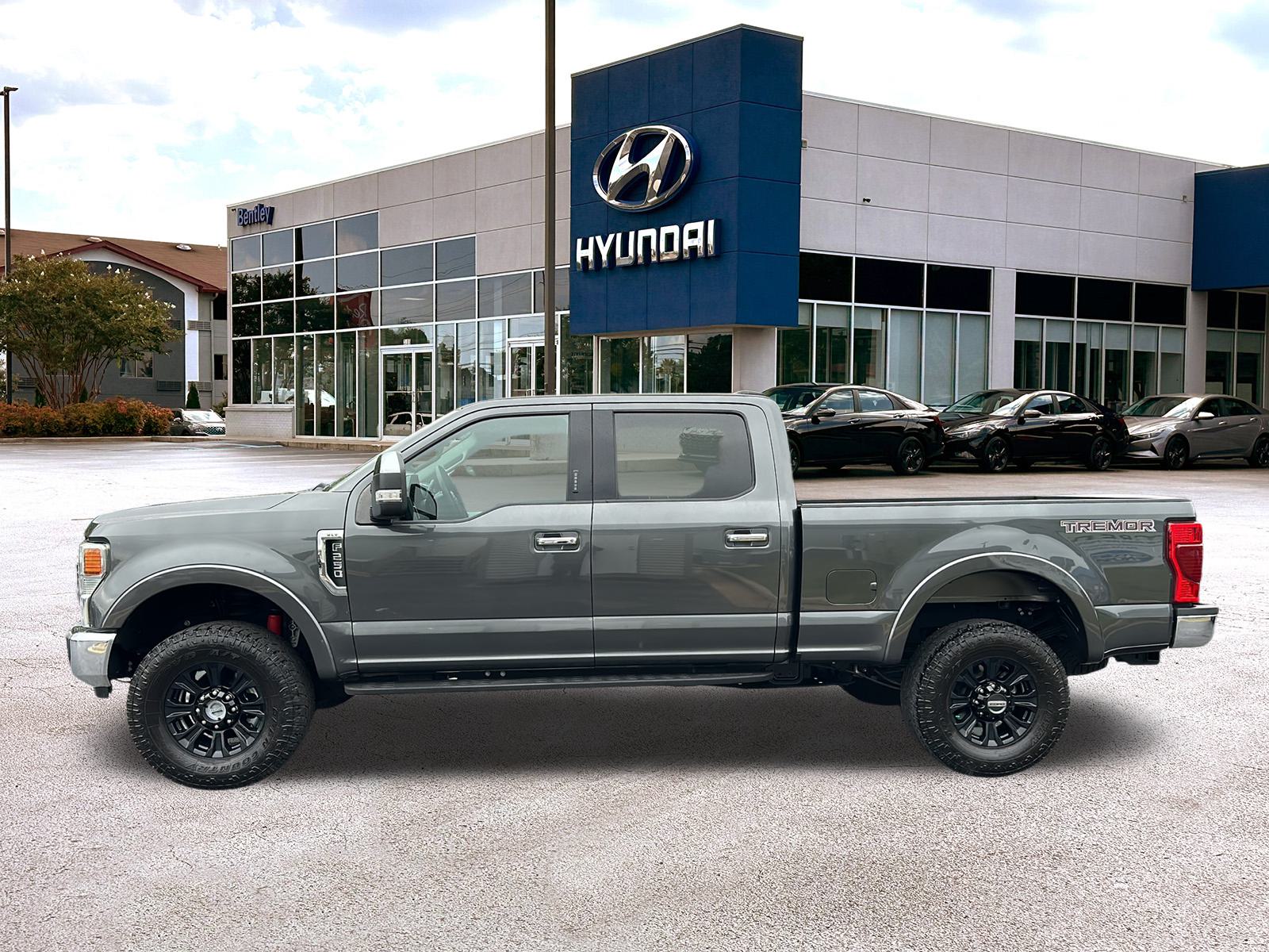 2020 Ford F-250 XLT 2