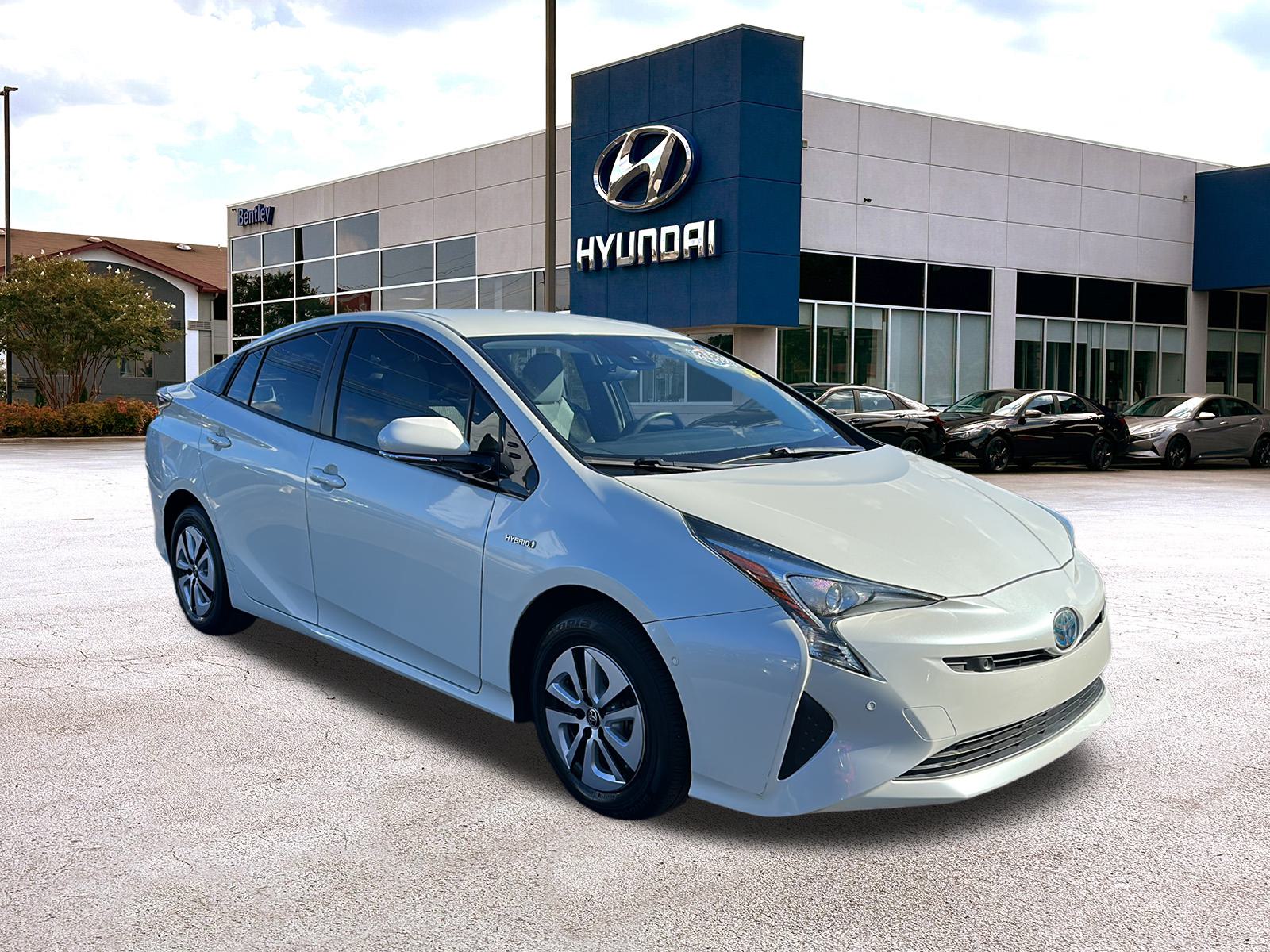 2018 Toyota Prius Two 3