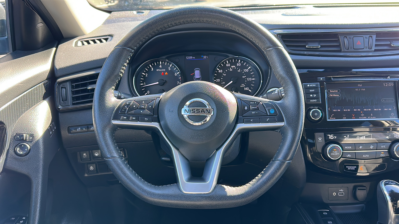 2020 Nissan Rogue SL 9