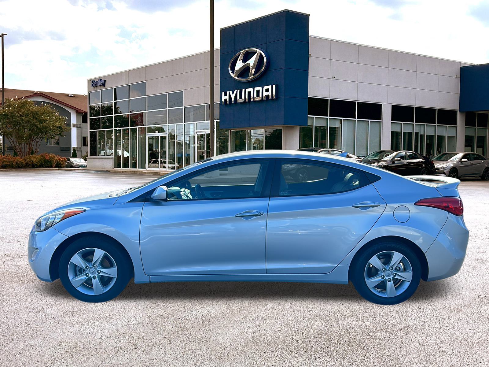 2013 Hyundai Elantra GLS 2