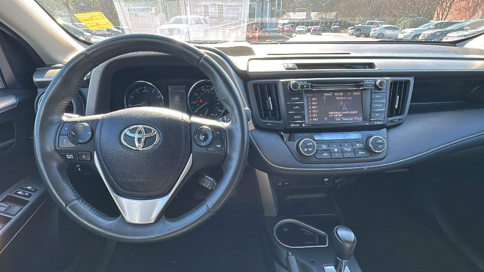2016 Toyota RAV4 XLE 10