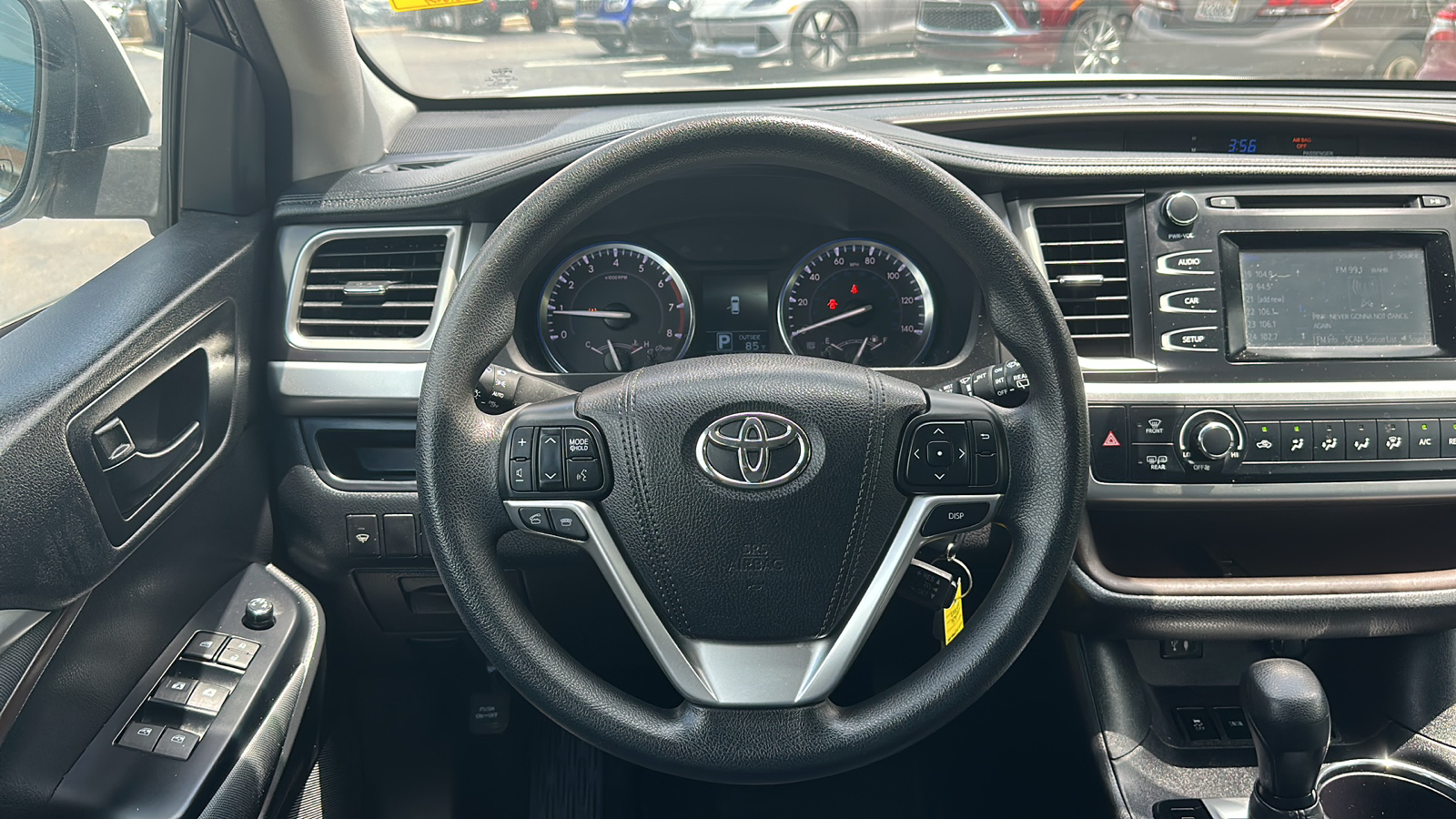 2015 Toyota Highlander LE 12