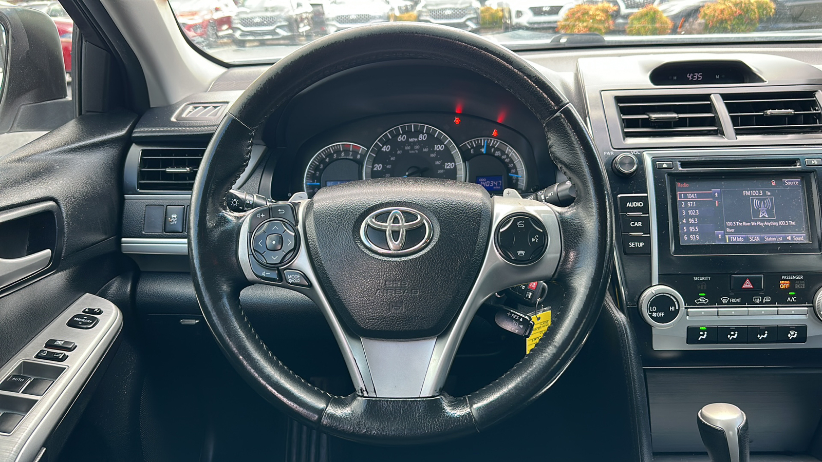 2014 Toyota Camry SE 12