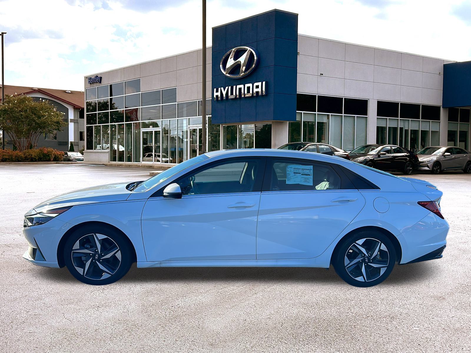 2023 Hyundai ELANTRA  2