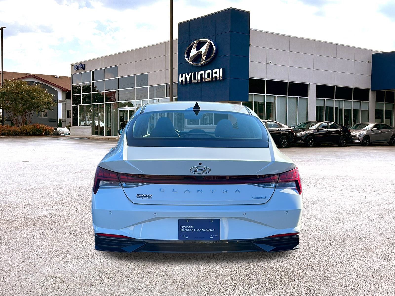 2023 Hyundai ELANTRA  4