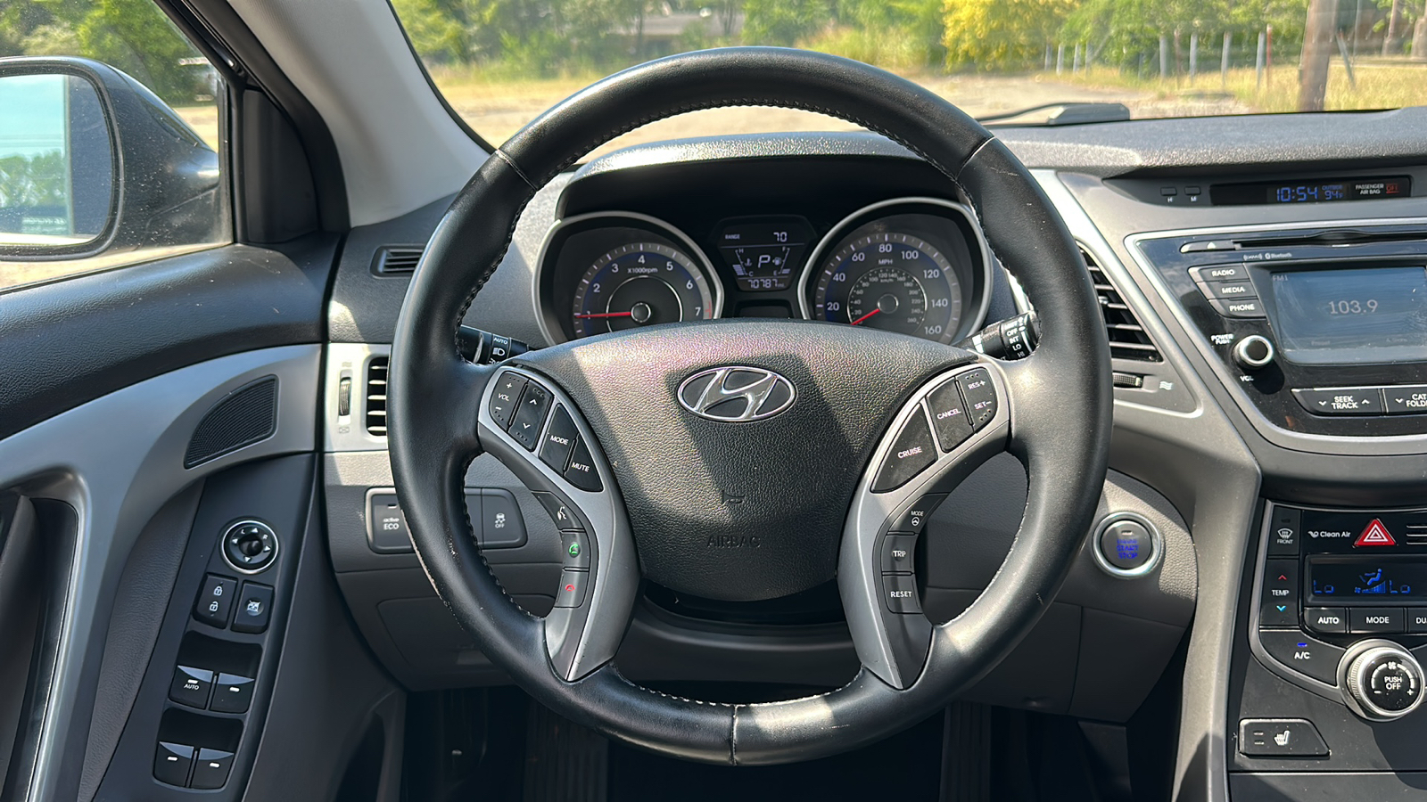 2016 Hyundai Elantra Limited 9
