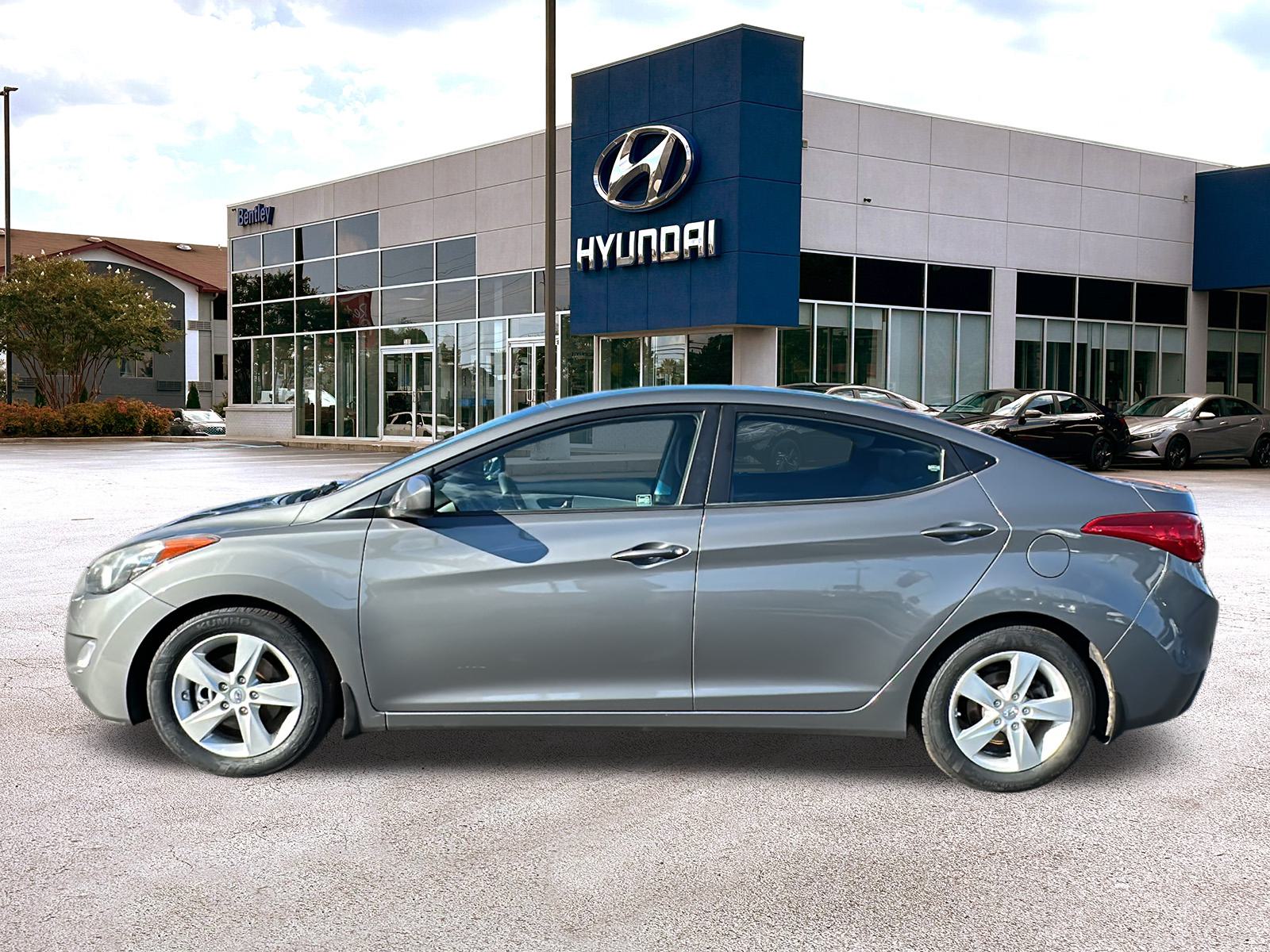 2013 Hyundai Elantra GLS 2