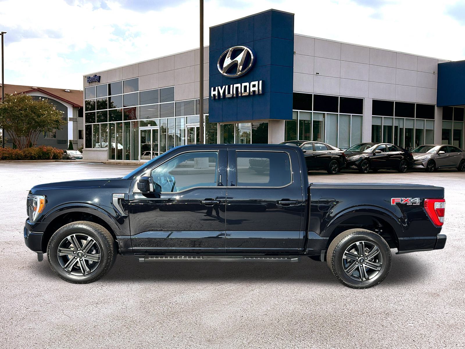 2022 Ford F-150 LARIAT 2