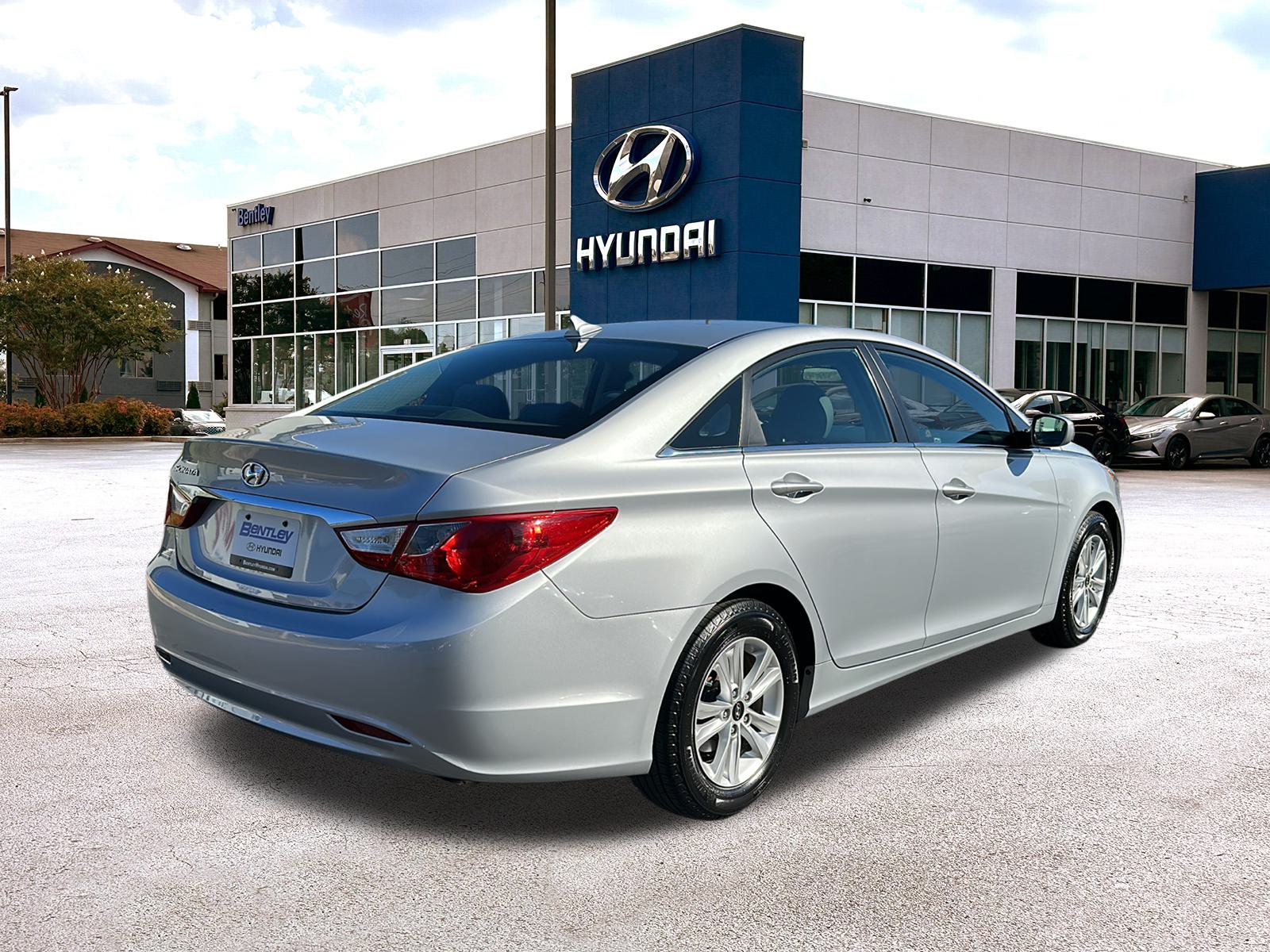 2011 Hyundai Sonata GLS 5