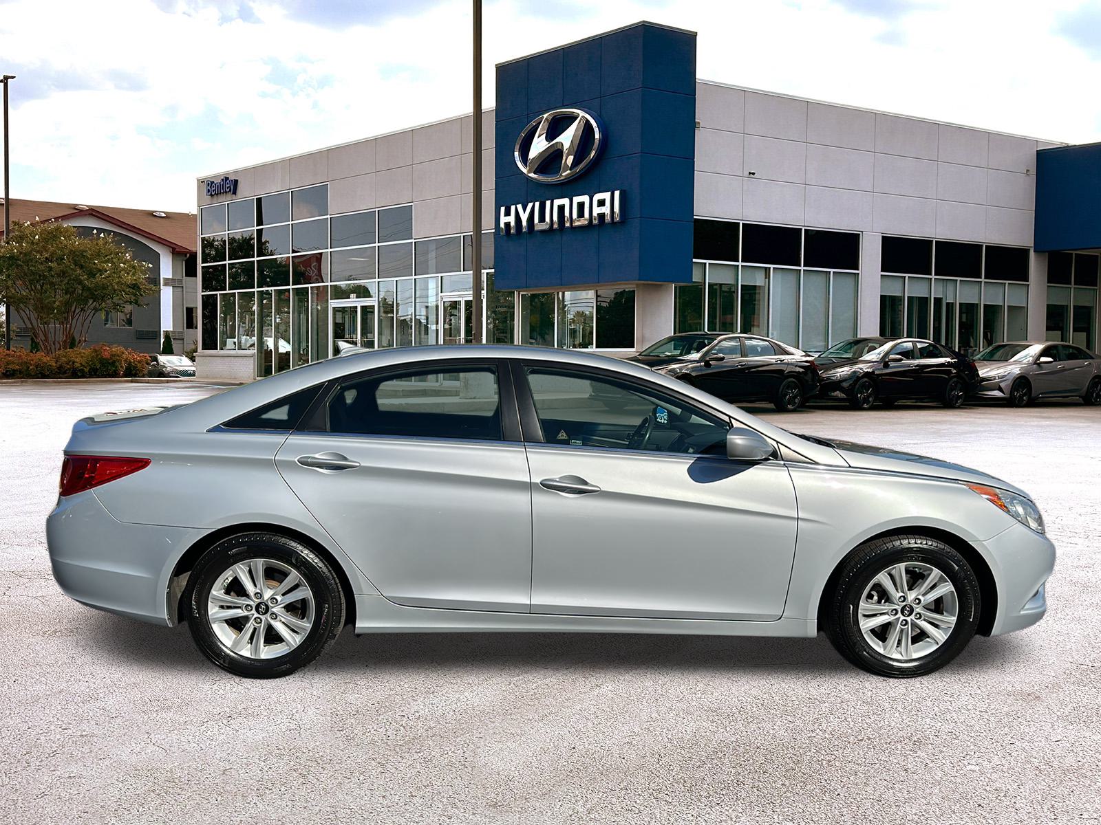 2011 Hyundai Sonata GLS 6