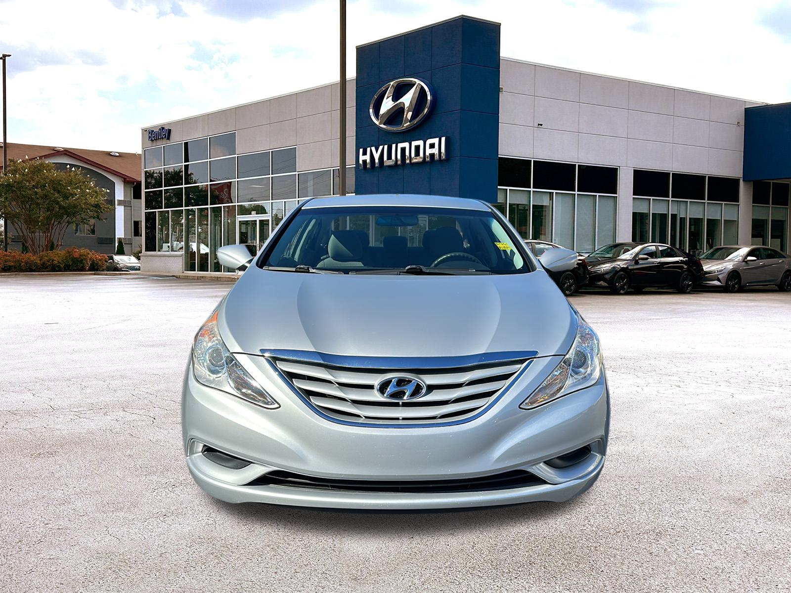 2011 Hyundai Sonata GLS 8