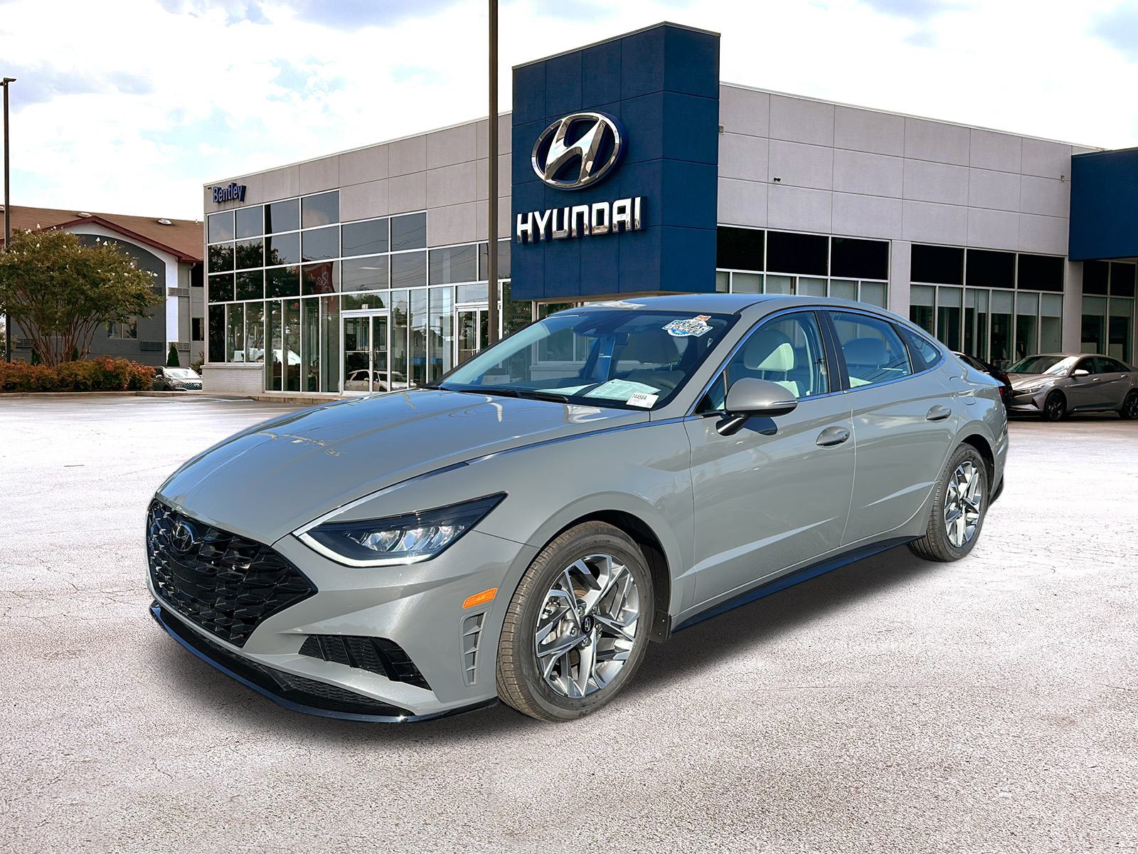 2022 Hyundai SONATA  1