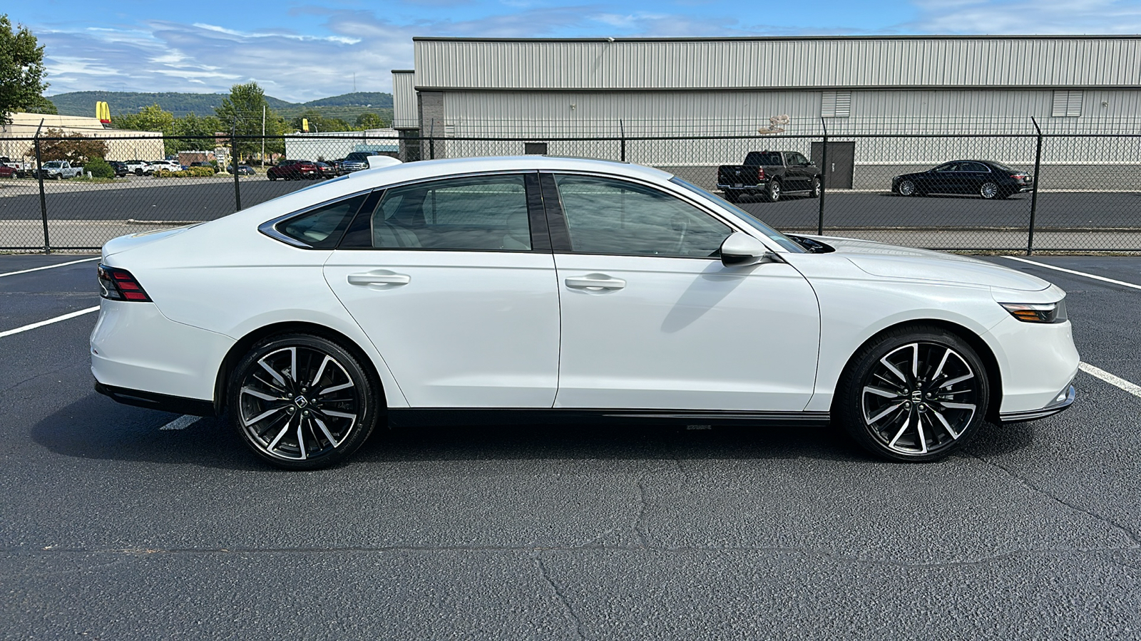 2023 Honda Accord Hybrid Touring 3