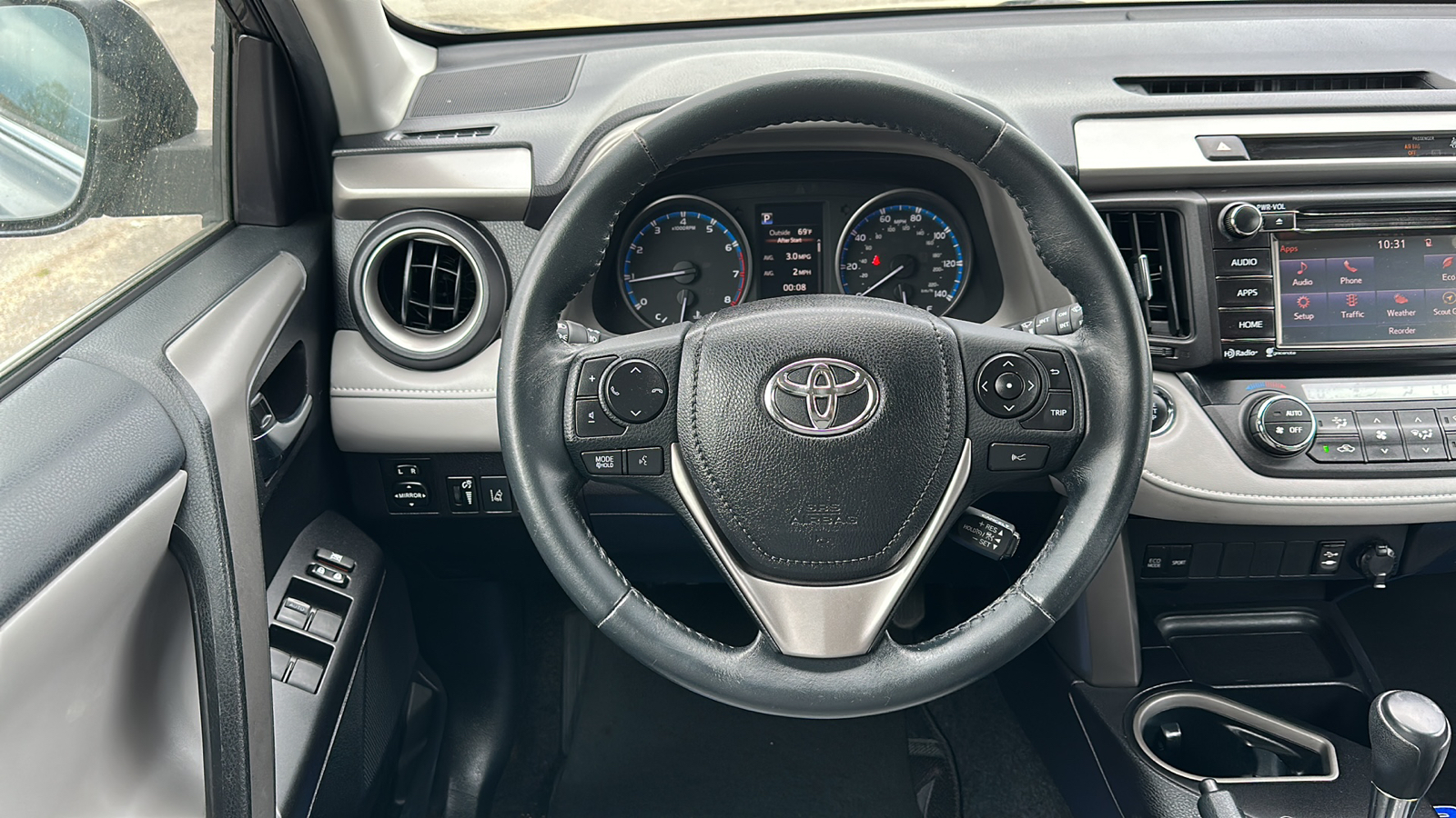 2018 Toyota RAV4 XLE 12