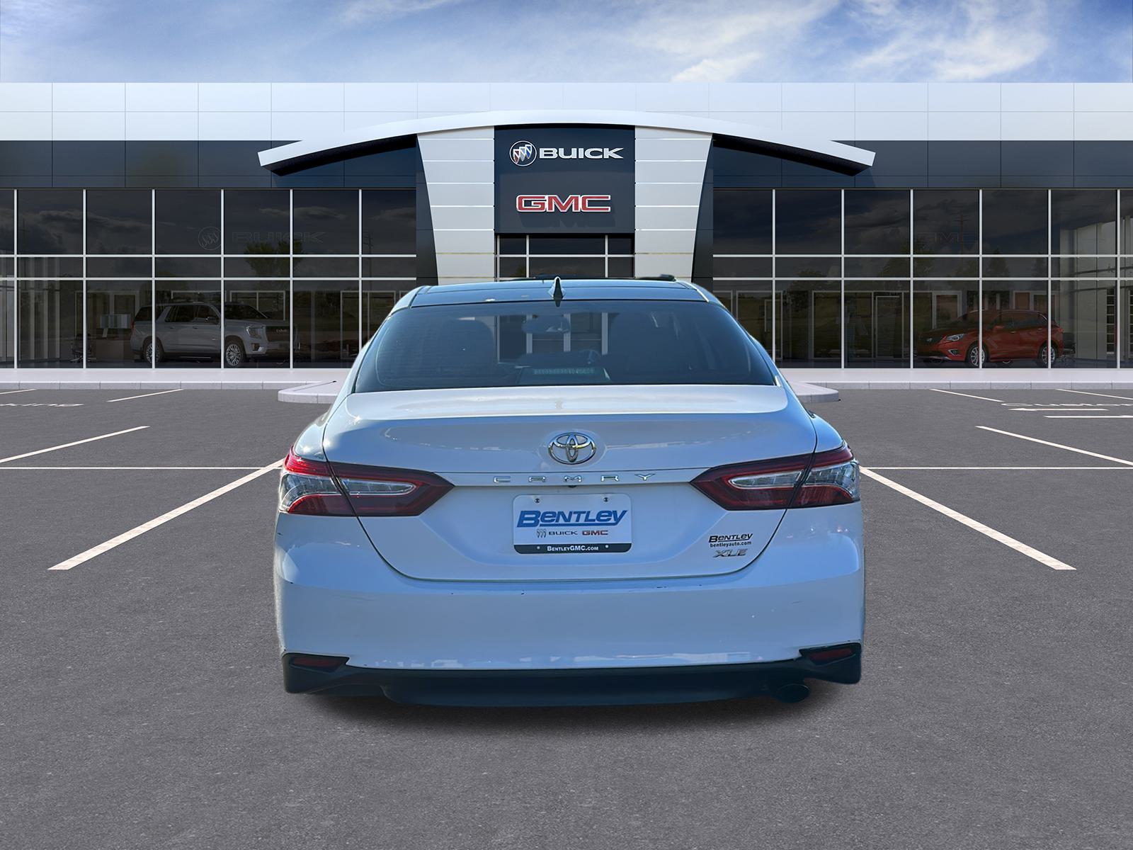 2019 Toyota Camry XLE 4