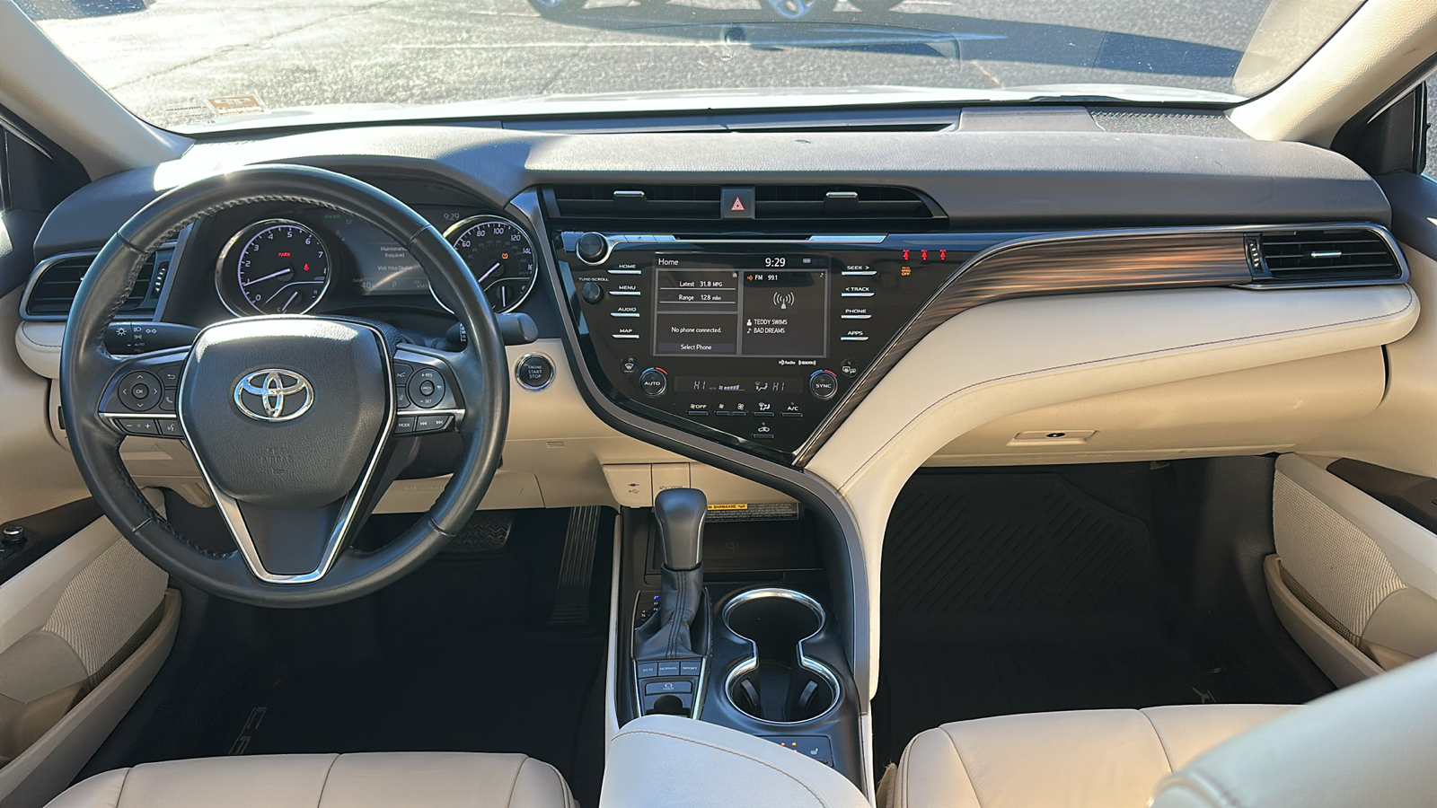 2019 Toyota Camry XLE 10