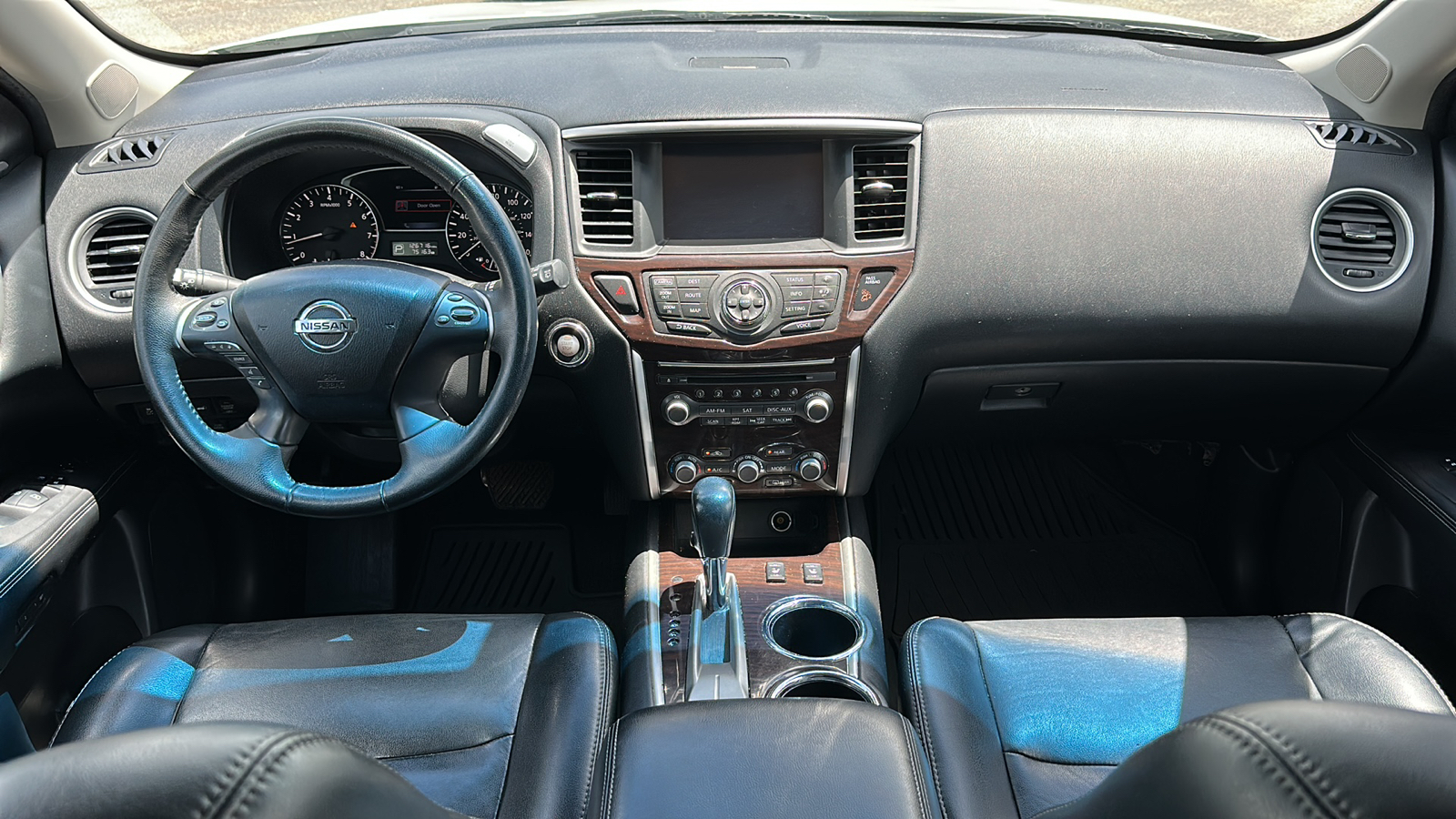 2015 Nissan Pathfinder SL 10