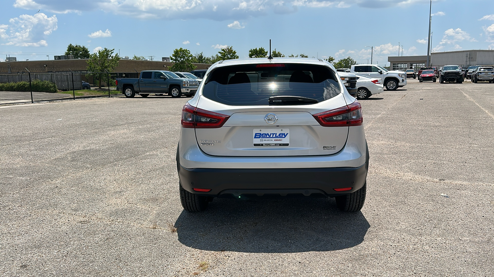 2020 Nissan Rogue Sport S 4