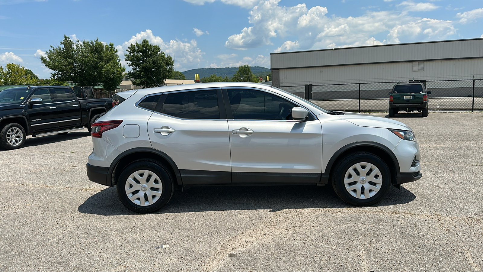 2020 Nissan Rogue Sport S 6