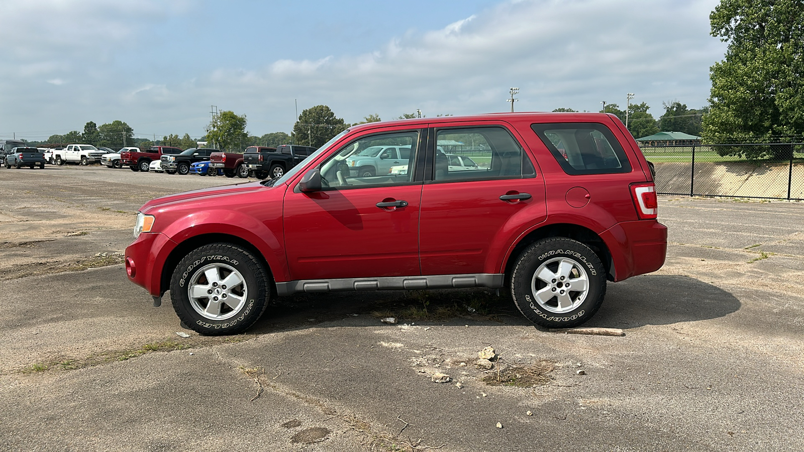 2009 Ford Escape XLS 2