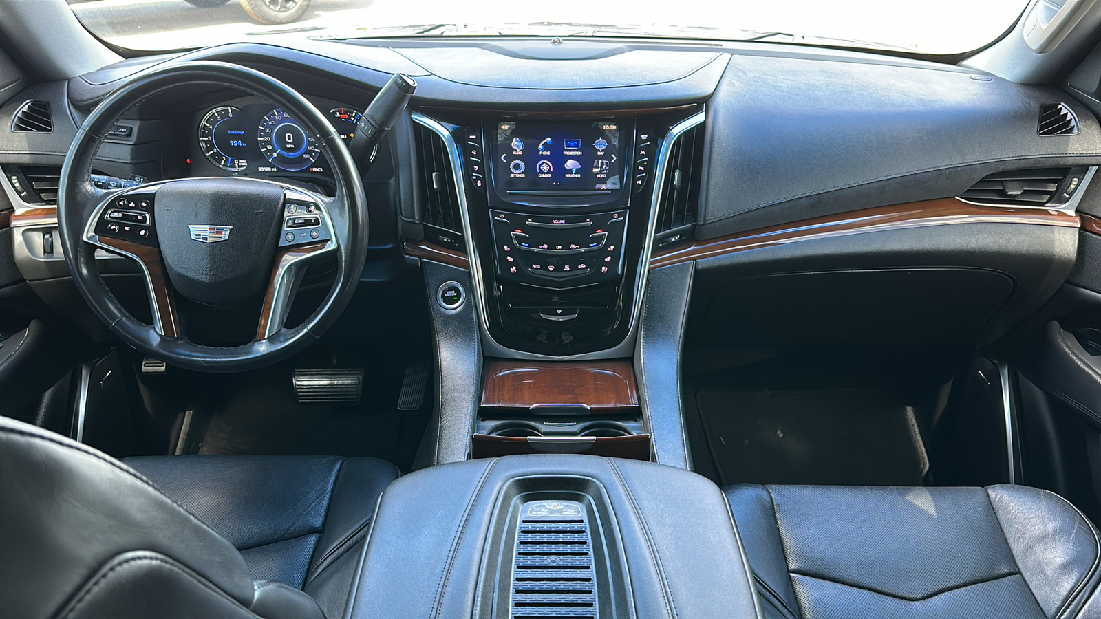 2018 Cadillac Escalade ESV Luxury 9