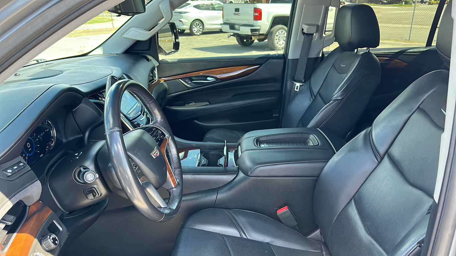 2018 Cadillac Escalade ESV Luxury 13