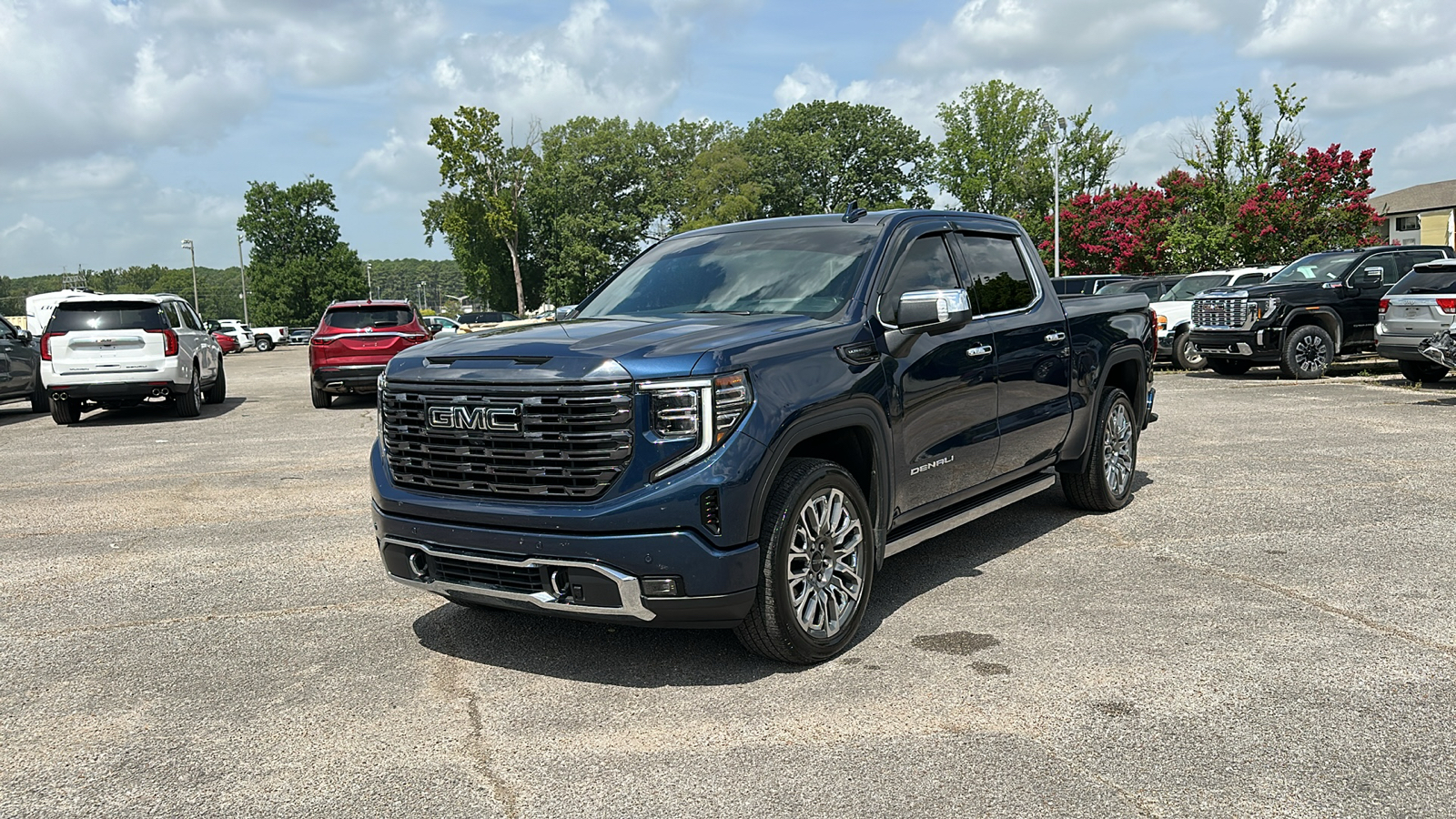 2023 GMC Sierra Denali Ultimate 1