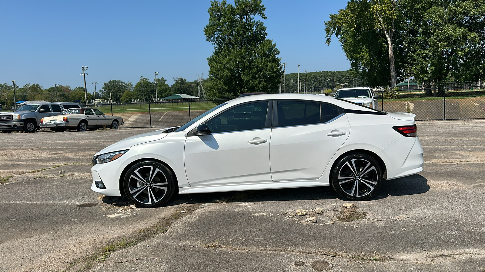 2022 Nissan Sentra SR 2