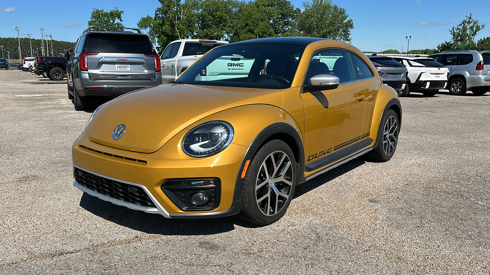 2018 Volkswagen Beetle Dune 1