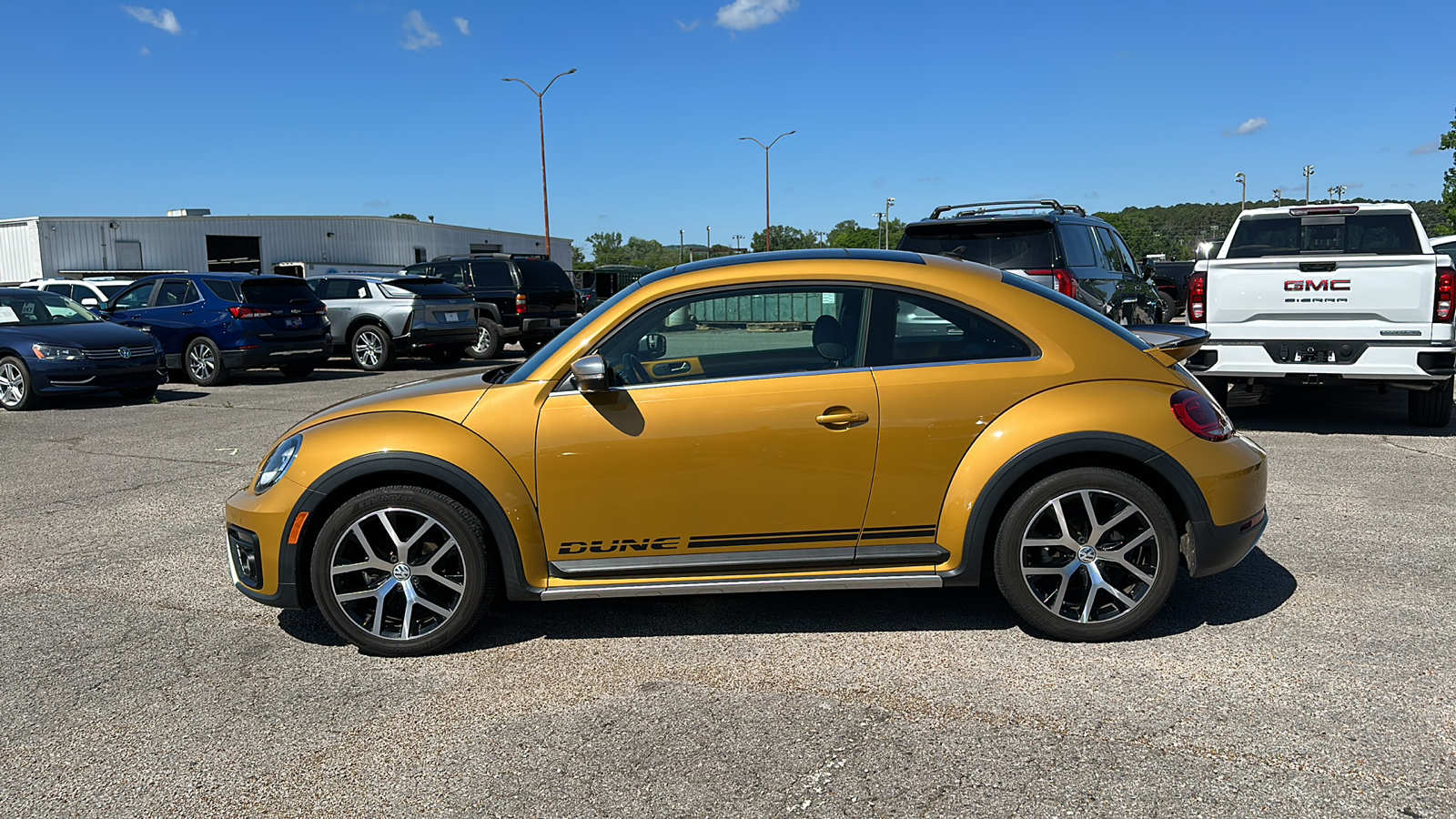 2018 Volkswagen Beetle Dune 2