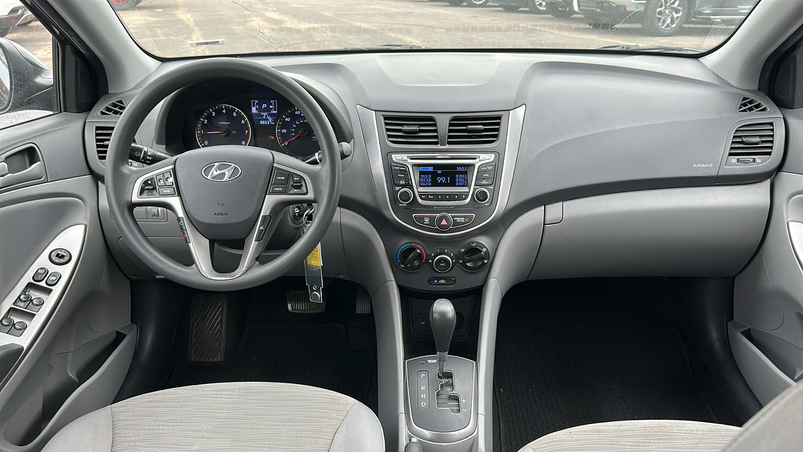 2016 Hyundai Accent SE 10