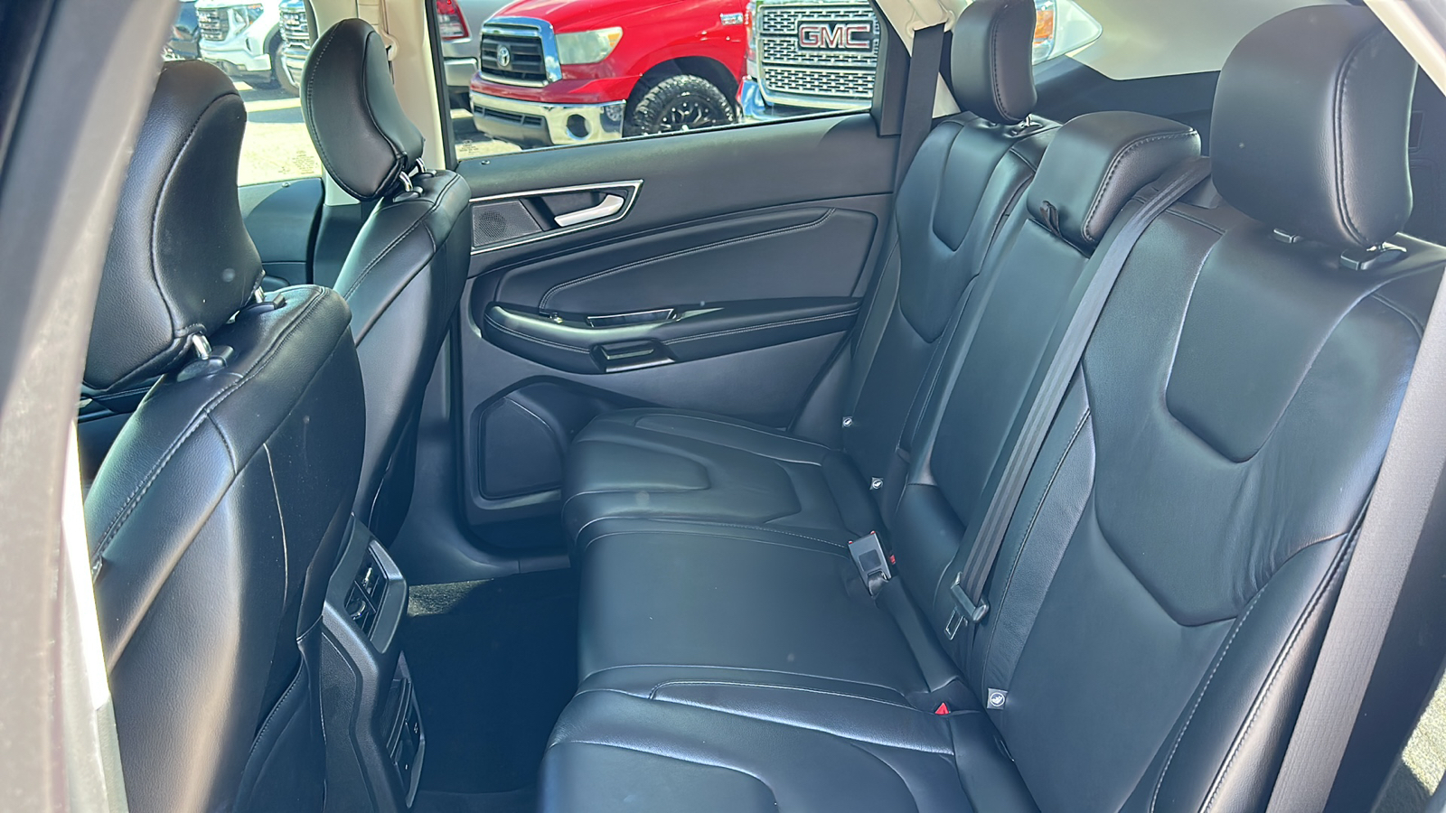 2019 Ford Edge Titanium 14