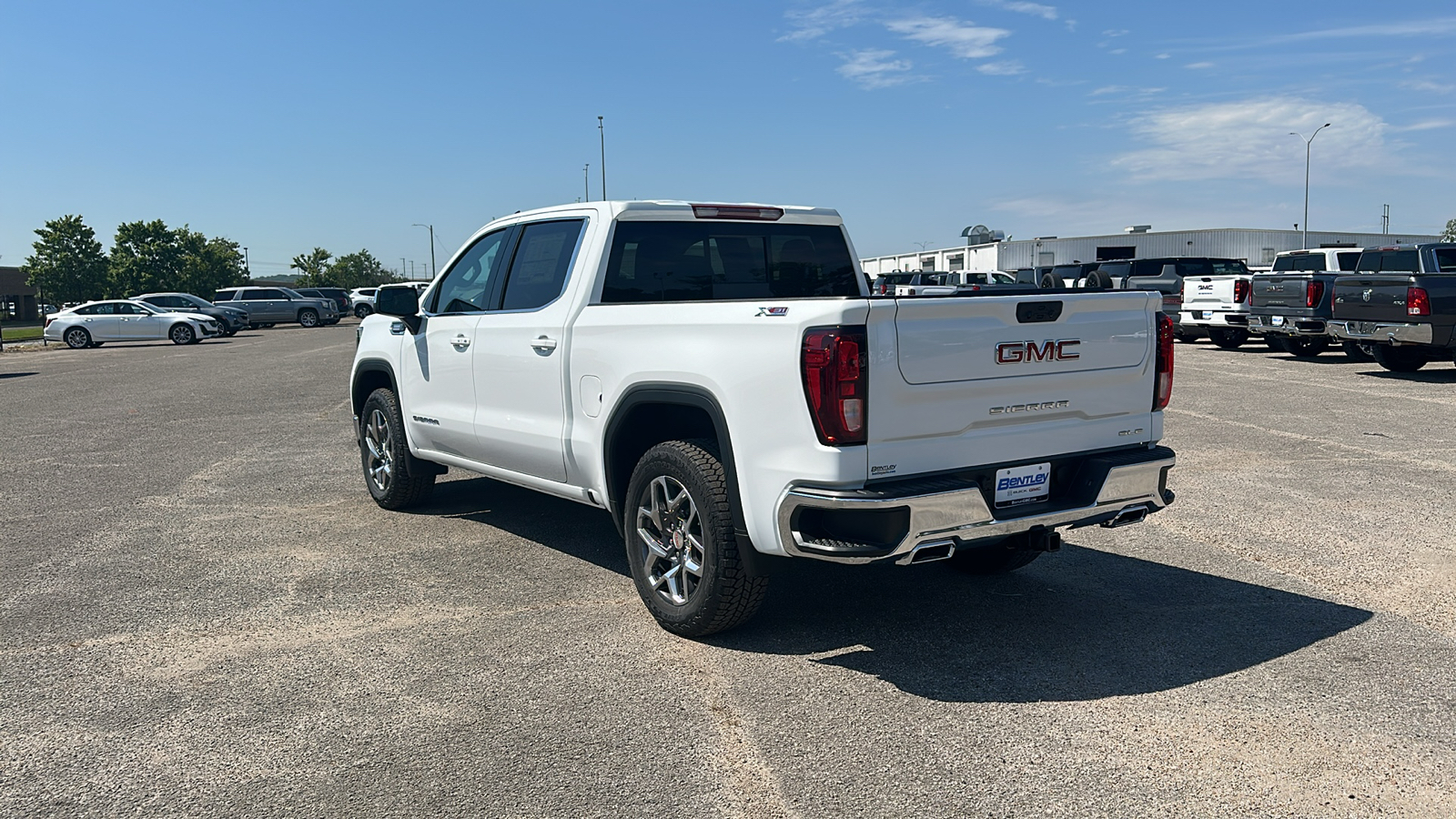 2024 GMC Sierra SLE 3