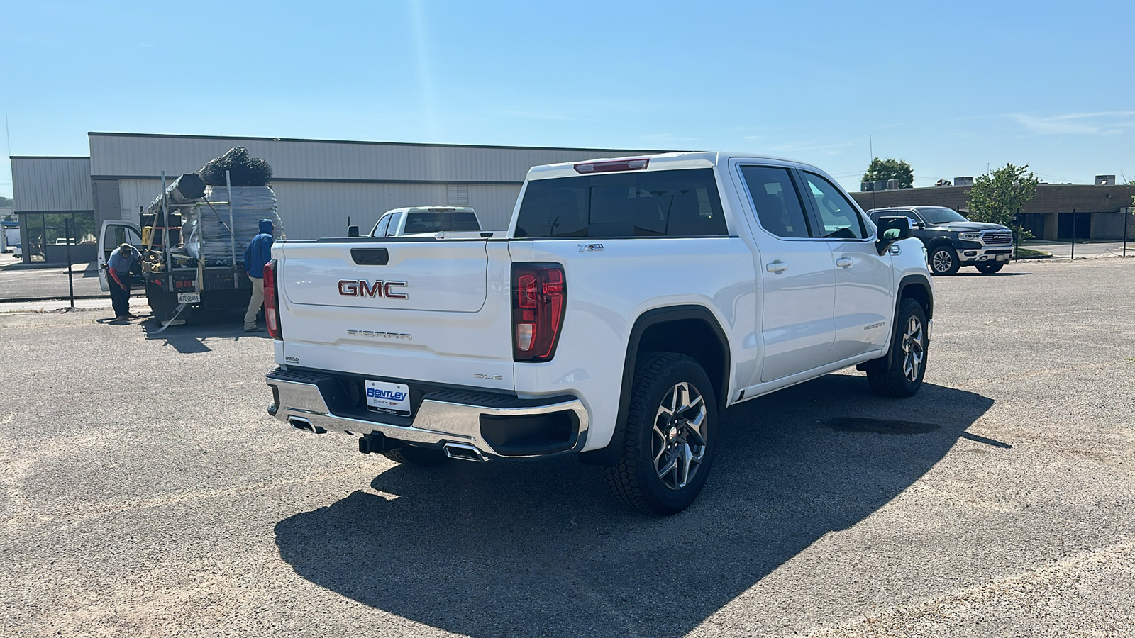 2024 GMC Sierra SLE 5