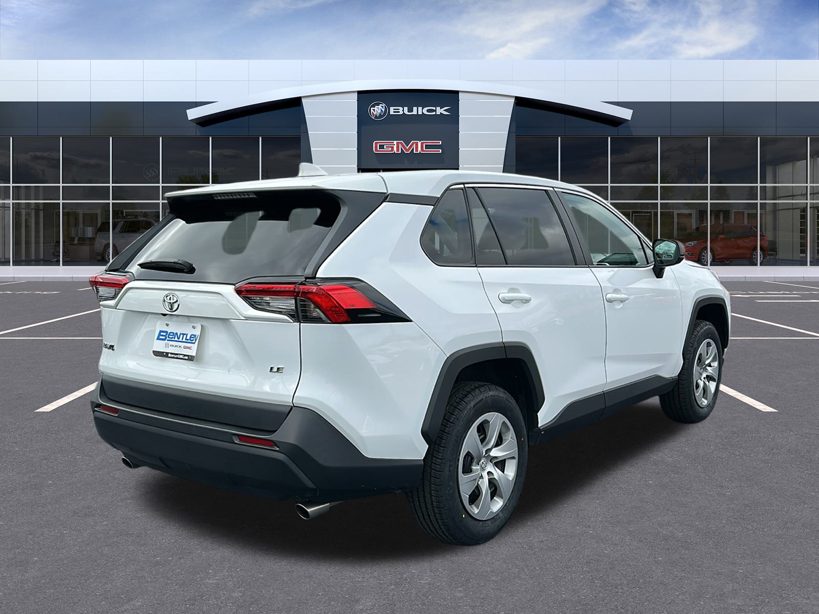 2022 Toyota RAV4 LE 5