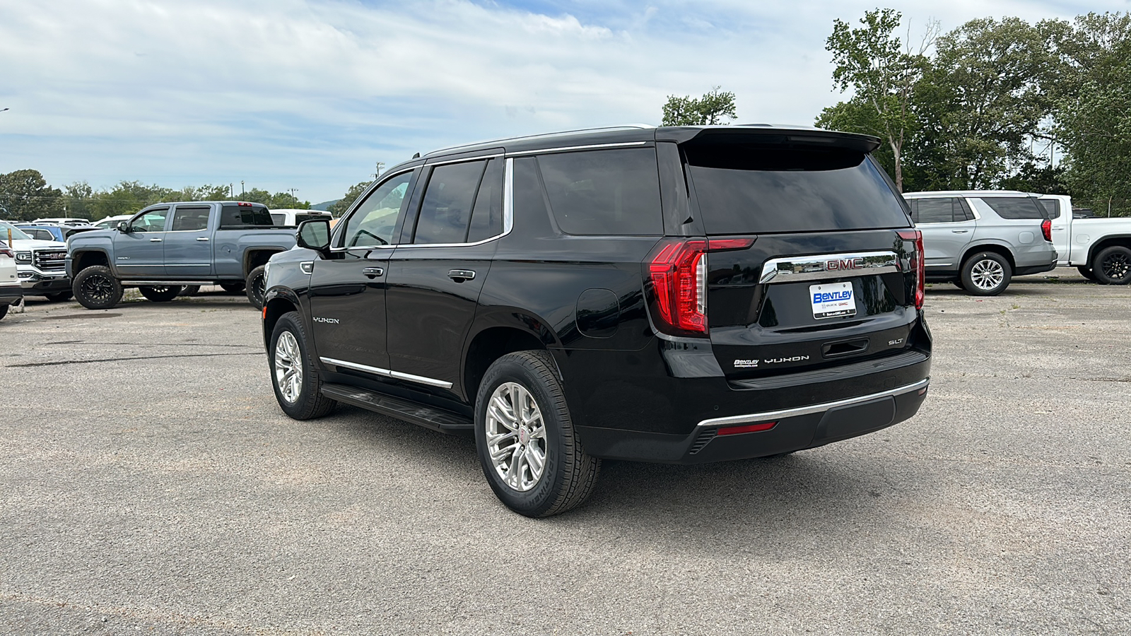 2023 GMC Yukon SLT 3