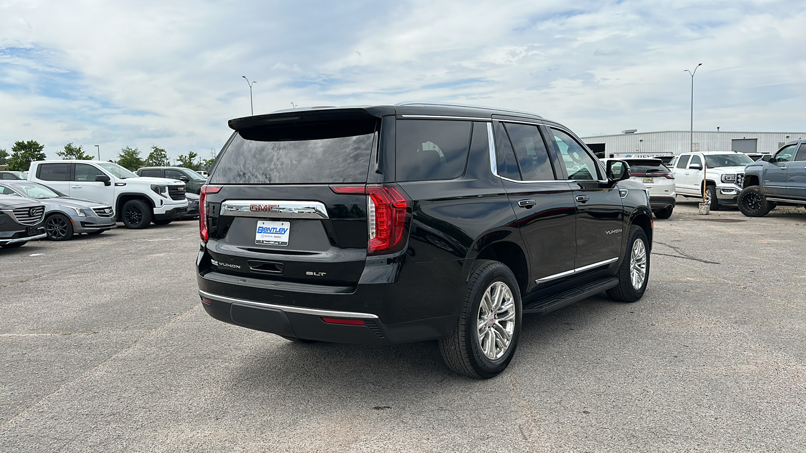 2023 GMC Yukon SLT 5