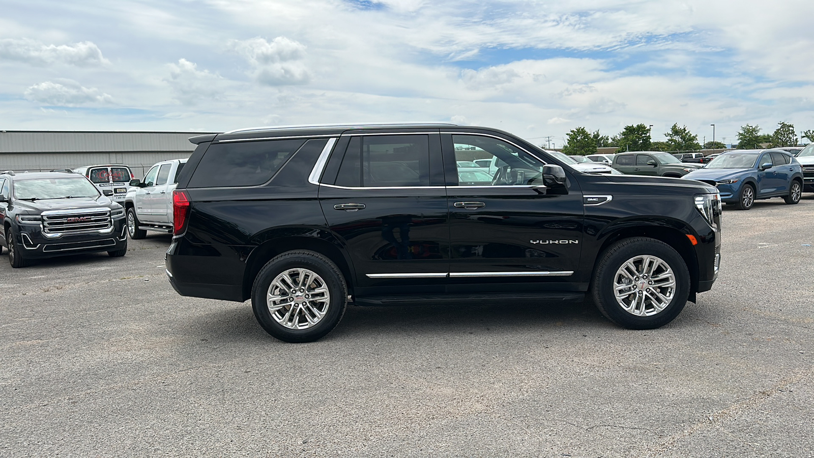 2023 GMC Yukon SLT 6