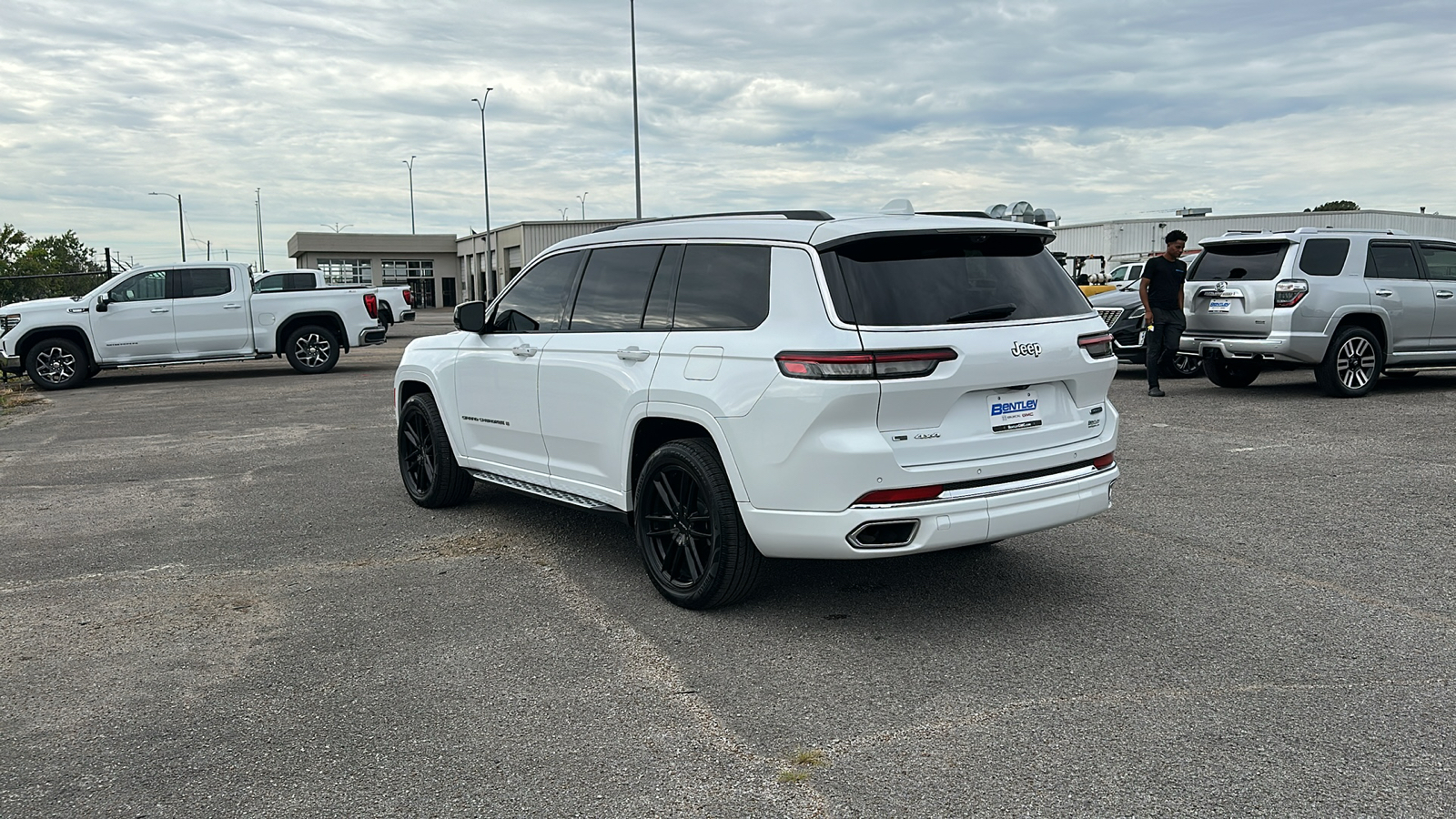 2022 Jeep Grand Cherokee L Overland 3