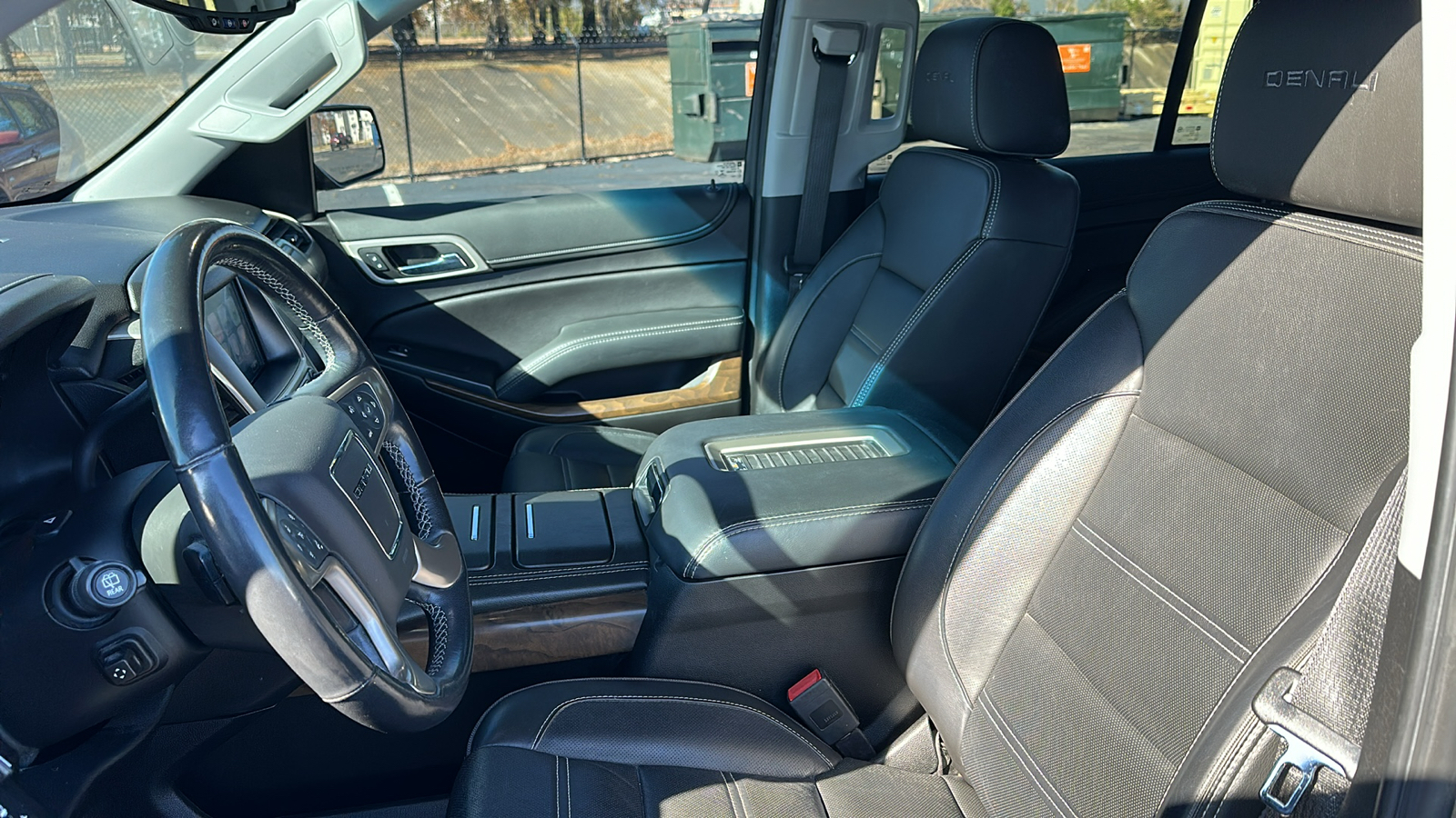 2019 GMC Yukon Denali 9