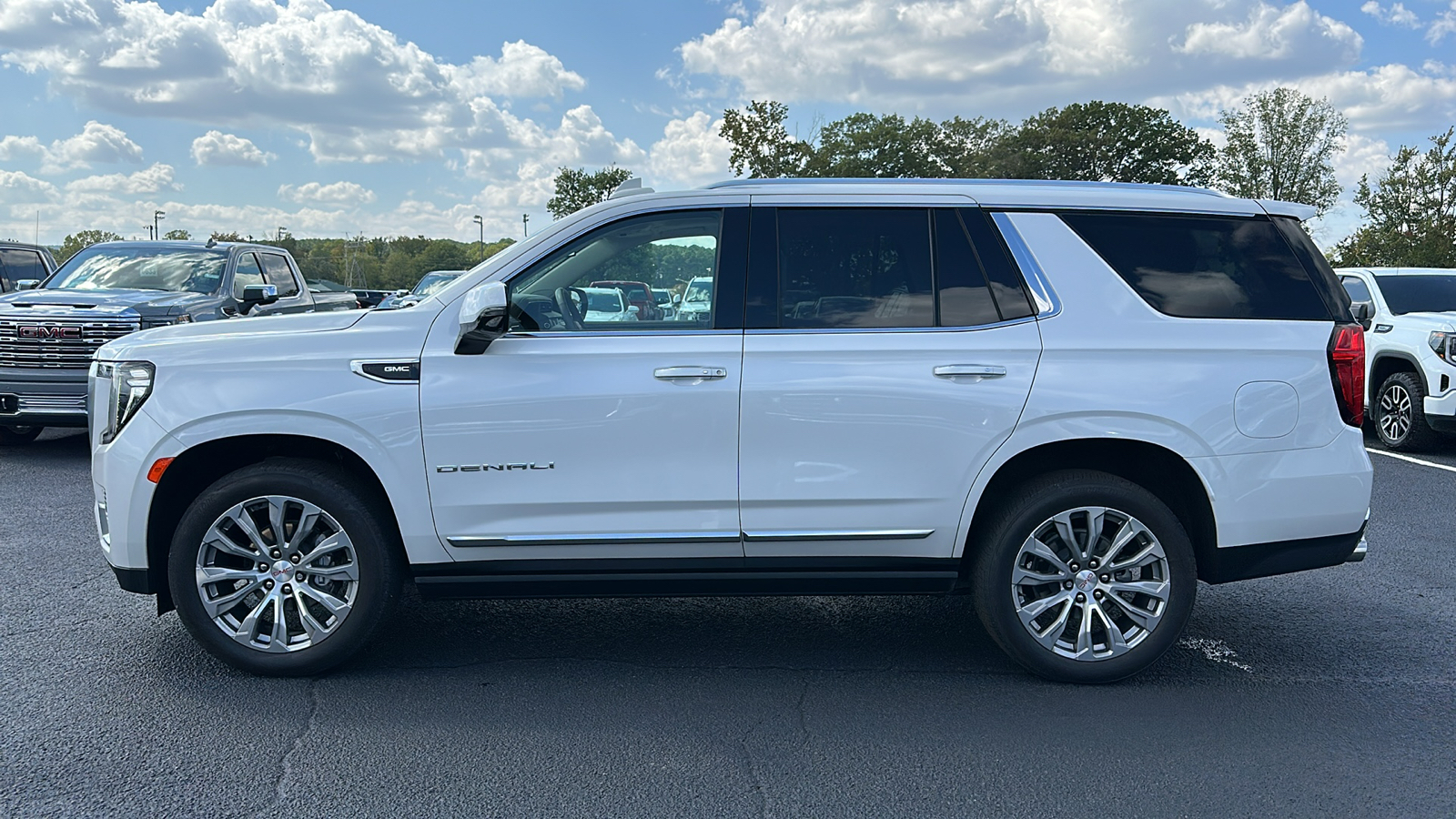 2023 GMC Yukon Denali 2