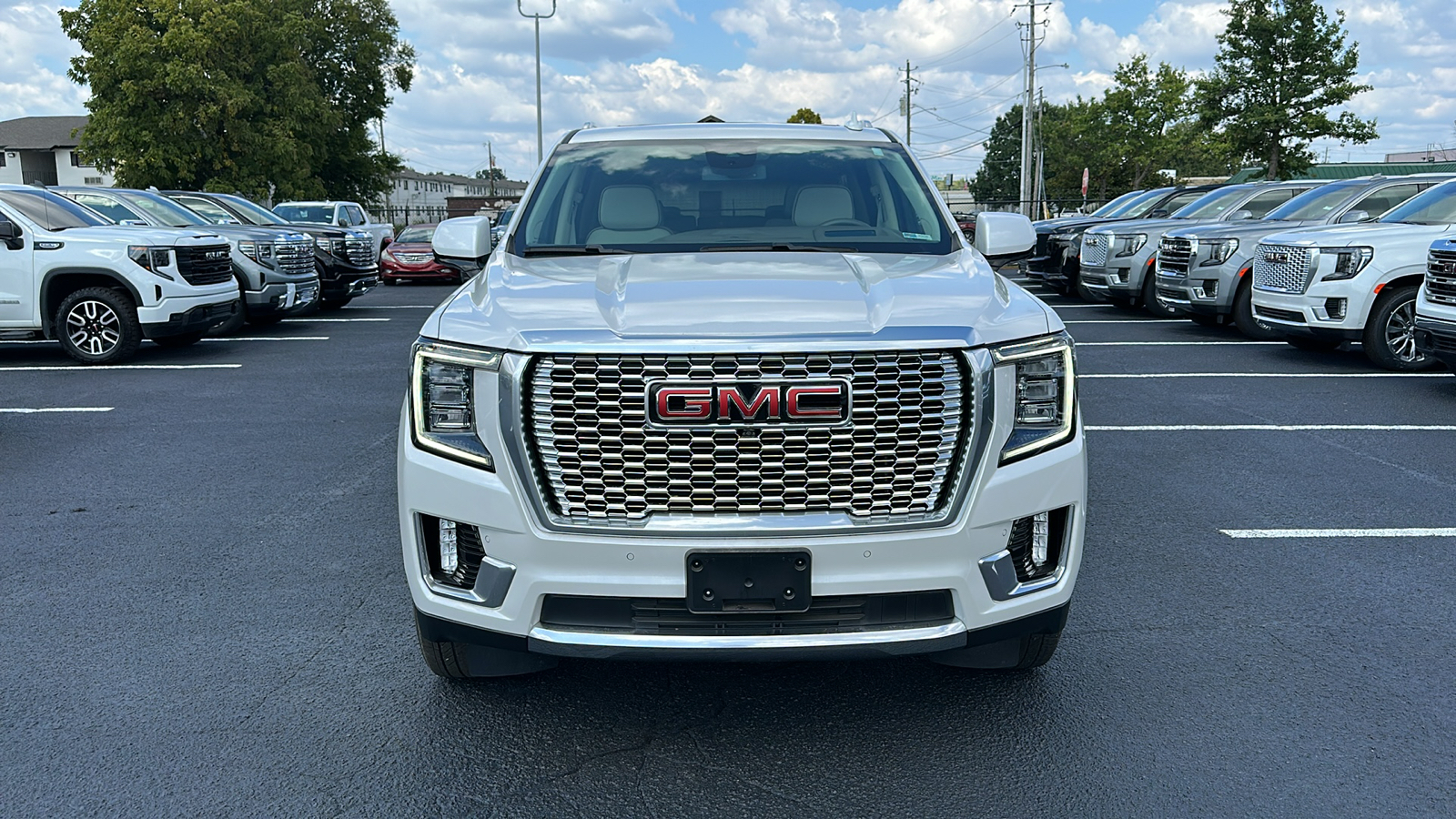 2023 GMC Yukon Denali 8