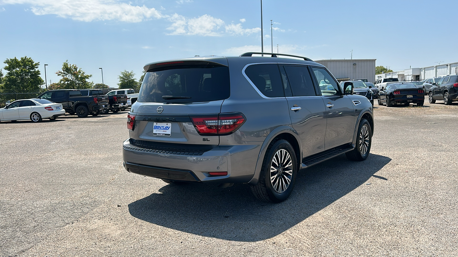 2022 Nissan Armada SL 5