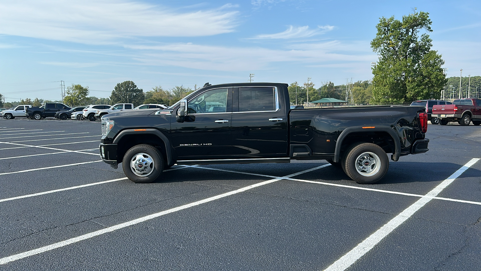 2023 GMC Sierra Denali 2