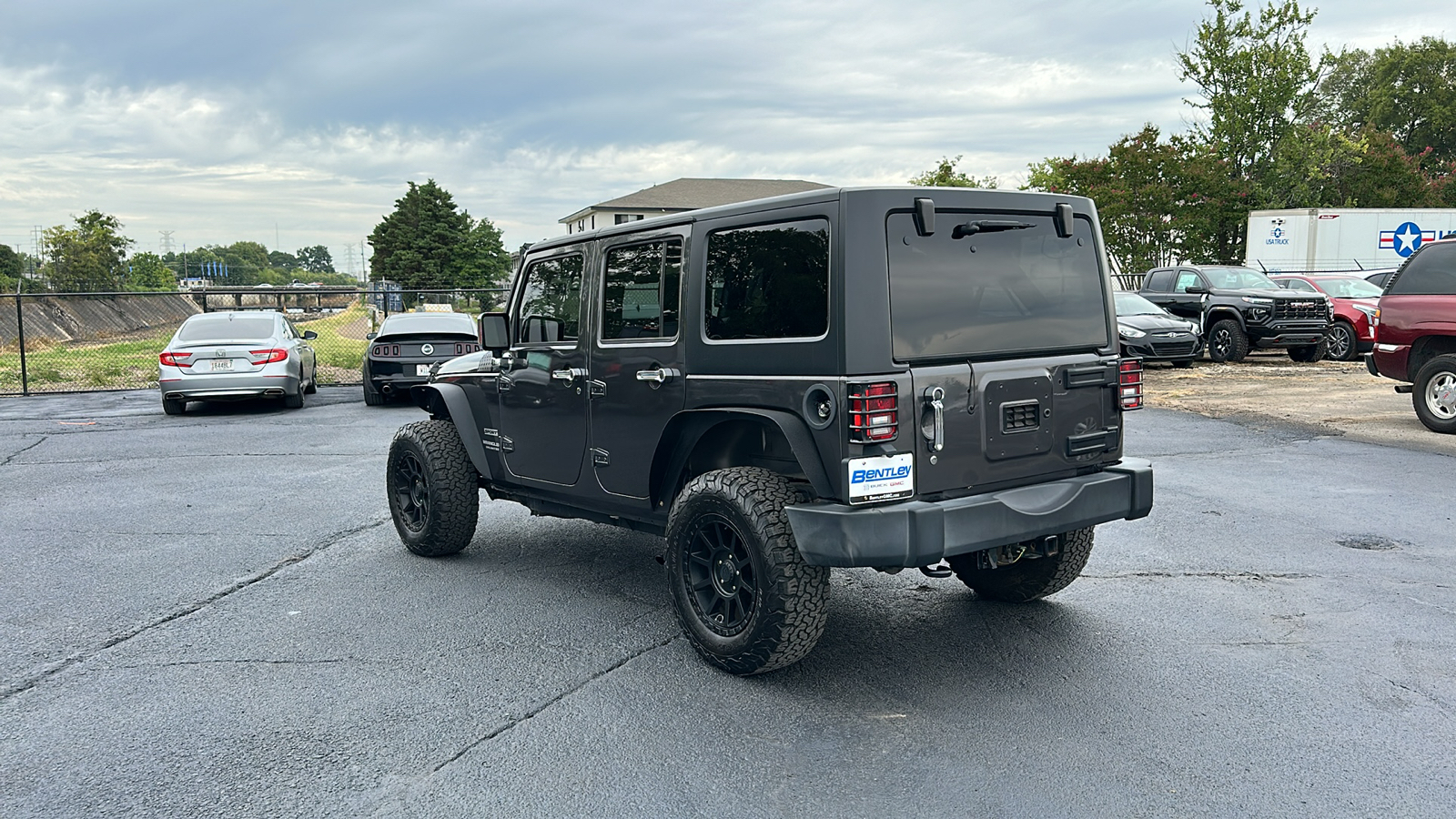 2017 Jeep Wrangler Sport 3