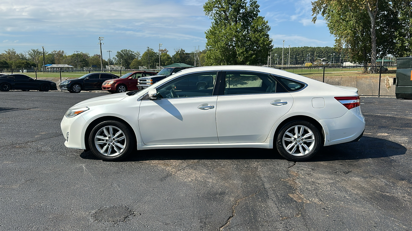 2014 Toyota Avalon XLE 2