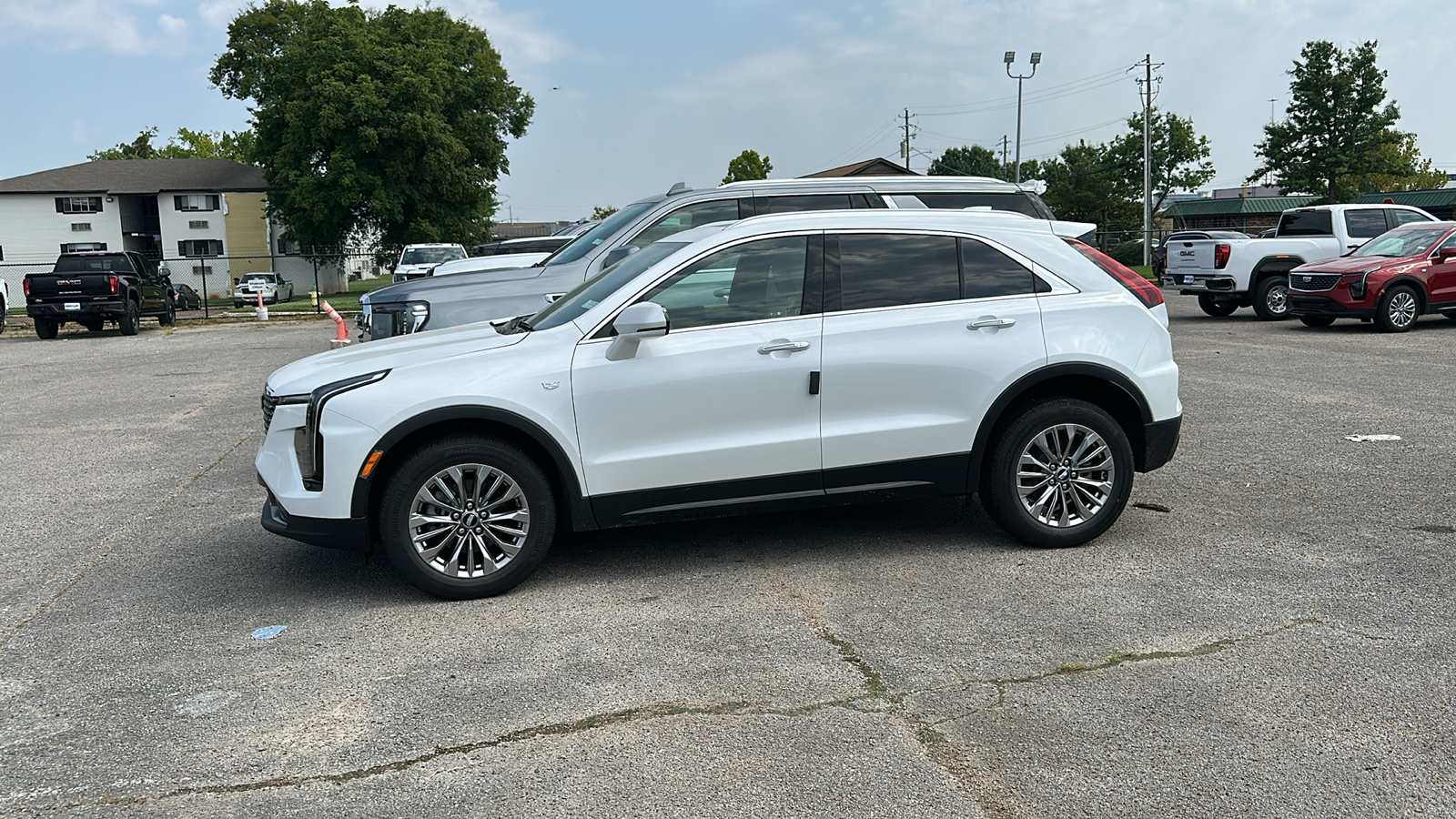 2024 Cadillac XT4 FWD Premium Luxury 2