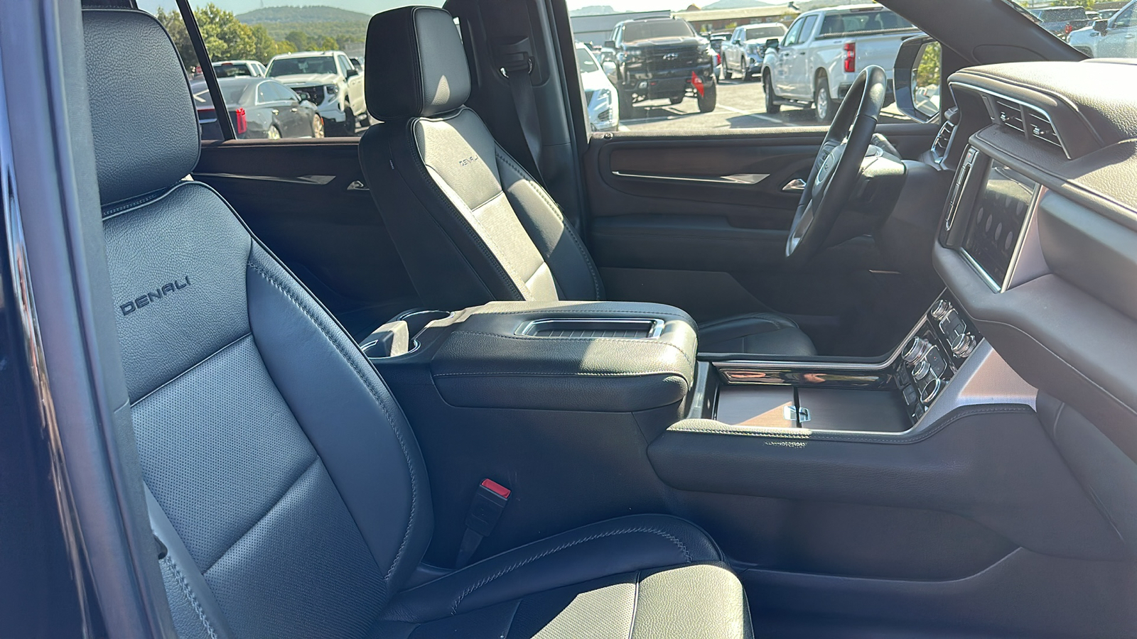 2021 GMC Yukon XL Denali 15