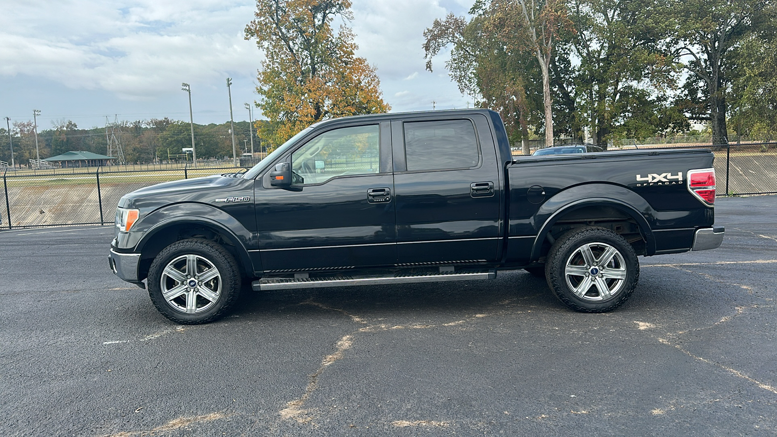 2012 Ford F-150 Lariat 2