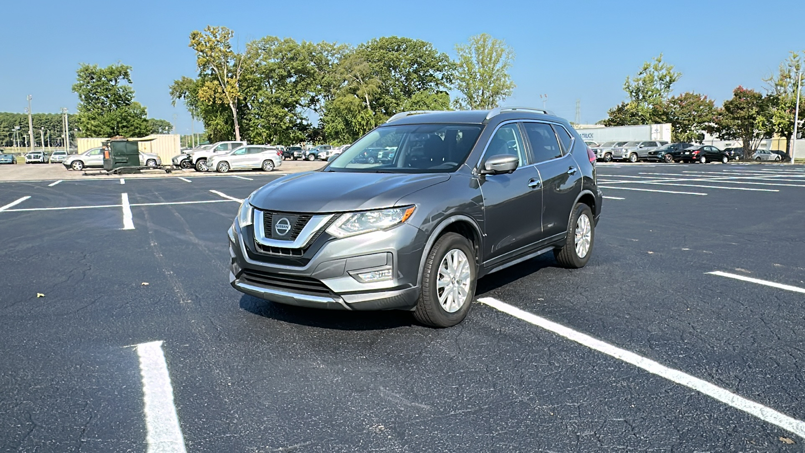 2017 Nissan Rogue SV 1